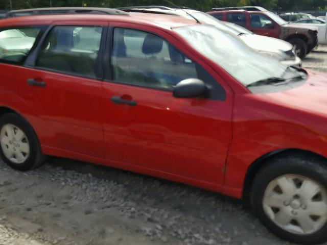 1FAFP36N67W163209 - 2007 FORD FOCUS ZXW RED photo 9