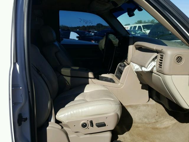 1GNEK13Z24R155920 - 2004 CHEVROLET TAHOE K150 WHITE photo 5