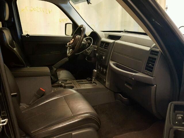 1J4PN2GK6BW543625 - 2011 JEEP LIBERTY BLACK photo 5