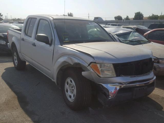 1N6AD07U37C418690 - 2007 NISSAN FRONTIER C SILVER photo 1