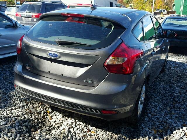 1FADP3K24EL324447 - 2014 FORD FOCUS GRAY photo 4