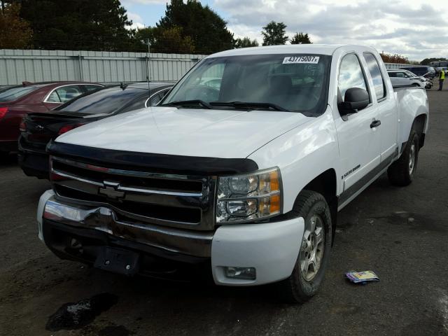 1GCEK19018Z254395 - 2008 CHEVROLET SILVERADO WHITE photo 2