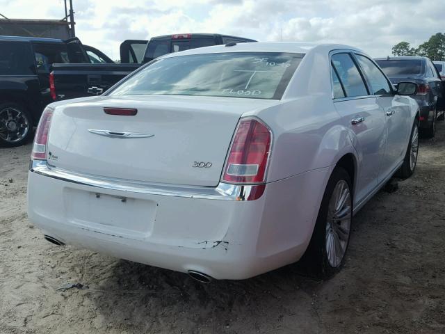 2C3CA5CG5BH580316 - 2011 CHRYSLER 300 WHITE photo 4