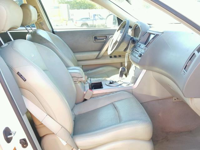 JNRBS08W64X401819 - 2004 INFINITI FX45 WHITE photo 5