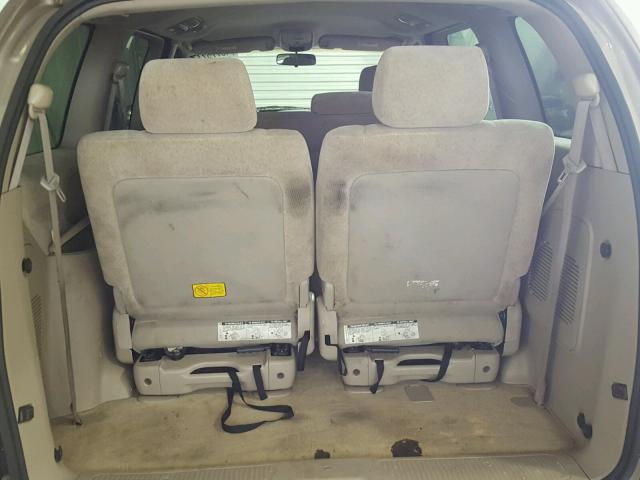 KNDUP131856617870 - 2005 KIA SEDONA TAN photo 9