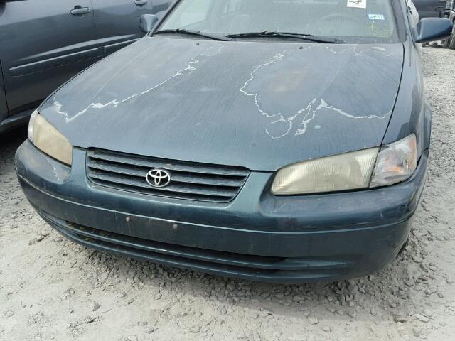 4T1BG22K5VU069986 - 1997 TOYOTA CAMRY CE GREEN photo 9