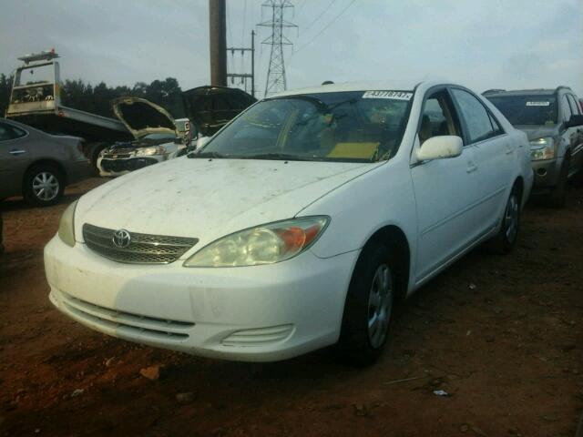 4T1BE32KX2U031564 - 2002 TOYOTA CAMRY LE WHITE photo 2