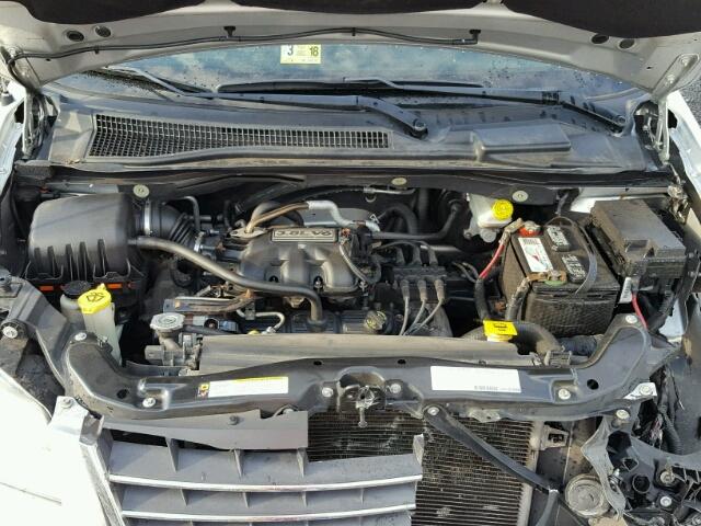 2A8HR54PX8R675328 - 2008 CHRYSLER TOWN & COU SILVER photo 7