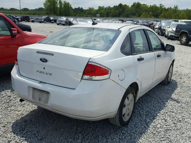 1FAHP34N68W188852 - 2008 FORD FOCUS S/SE WHITE photo 4