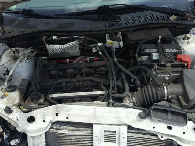 1FAHP34N68W188852 - 2008 FORD FOCUS S/SE WHITE photo 7