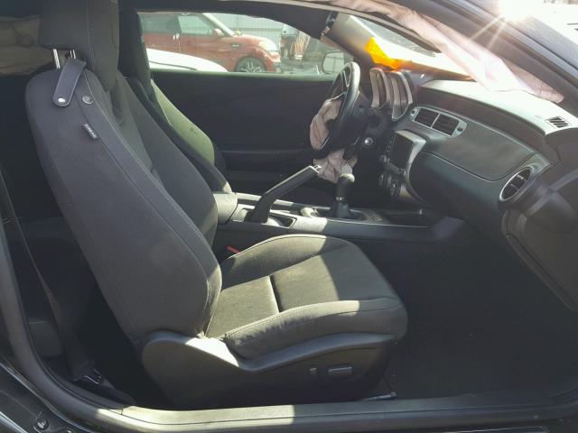 2G1FG1EW3F9237081 - 2015 CHEVROLET CAMARO SS Negro foto 5