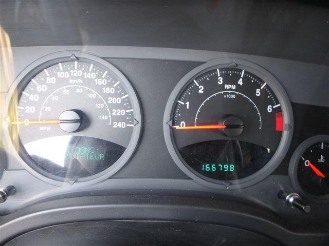 1J8FT47W28D564555 - 2008 JEEP COMPASS SP WHITE photo 8