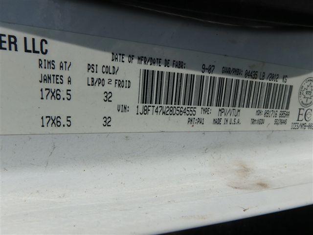 1J8FT47W28D564555 - 2008 JEEP COMPASS SP WHITE photo 9