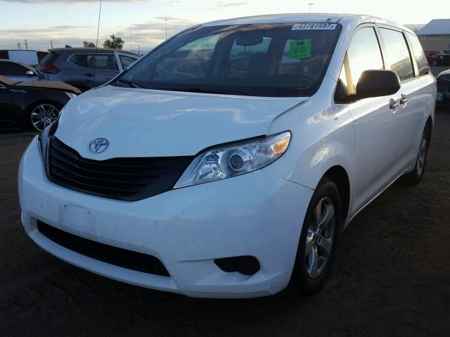 5TDZK3DC0DS383898 - 2013 TOYOTA SIENNA BAS WHITE photo 2