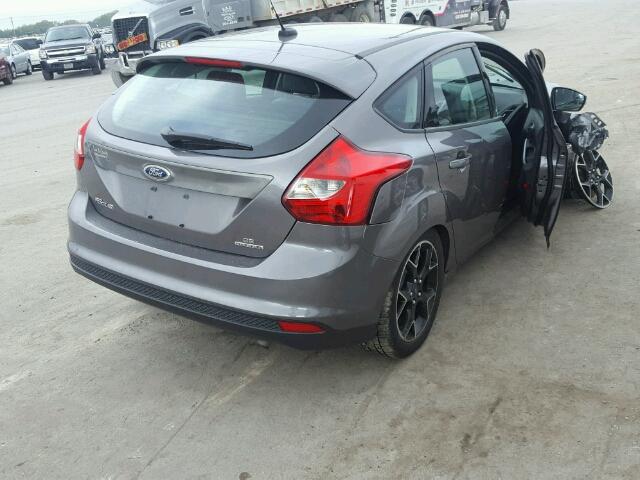 1FADP3K29EL190664 - 2014 FORD FOCUS SE GRAY photo 4