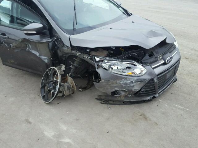 1FADP3K29EL190664 - 2014 FORD FOCUS SE GRAY photo 9