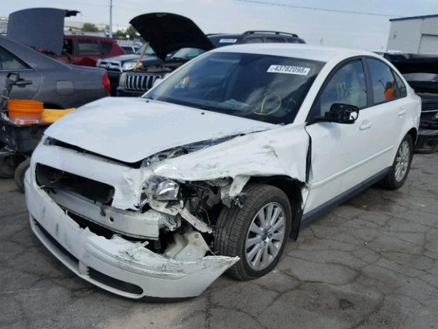 YV1MS382352050285 - 2005 VOLVO S40 2.4I WHITE photo 2