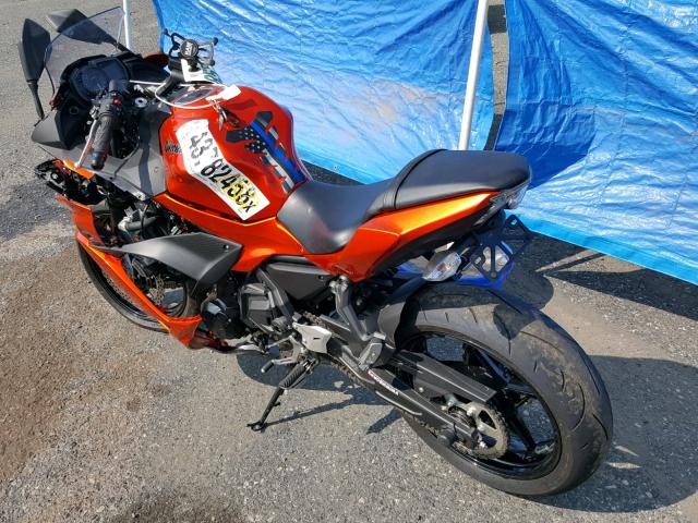 JKAEXEK18HDA04089 - 2017 KAWASAKI EX650 F ORANGE photo 3