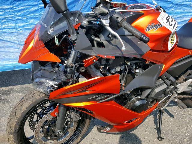 JKAEXEK18HDA04089 - 2017 KAWASAKI EX650 F ORANGE photo 9