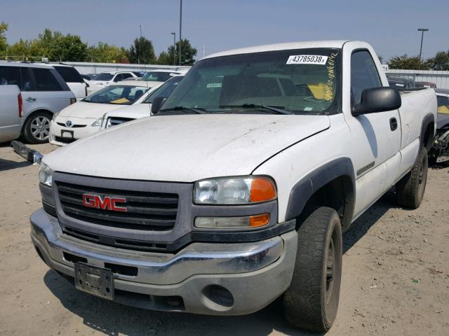 1GTHC24U63E101991 - 2003 GMC SIERRA C25 WHITE photo 2