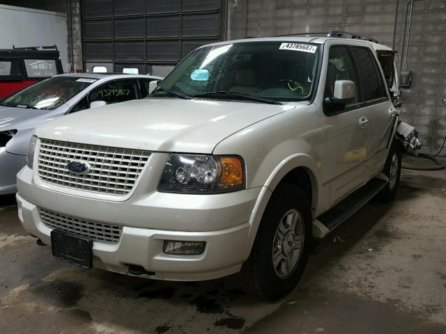 1FMFU20596LA21907 - 2006 FORD EXPEDITION WHITE photo 2