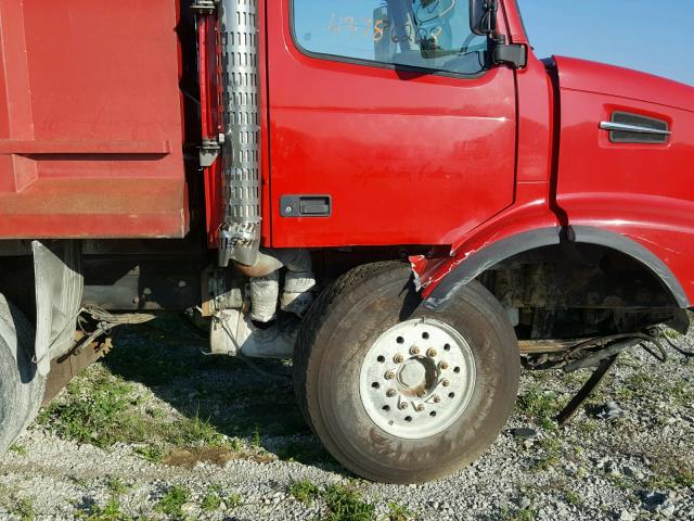 4V5KC9GG37N428245 - 2007 VOLVO VHD RED photo 9