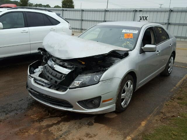 3FAHP0HA1BR190833 - 2011 FORD FUSION SE SILVER photo 2