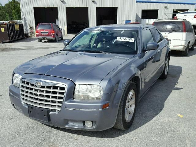 2C3LA53G46H220833 - 2006 CHRYSLER 300 TOURIN GRAY photo 2