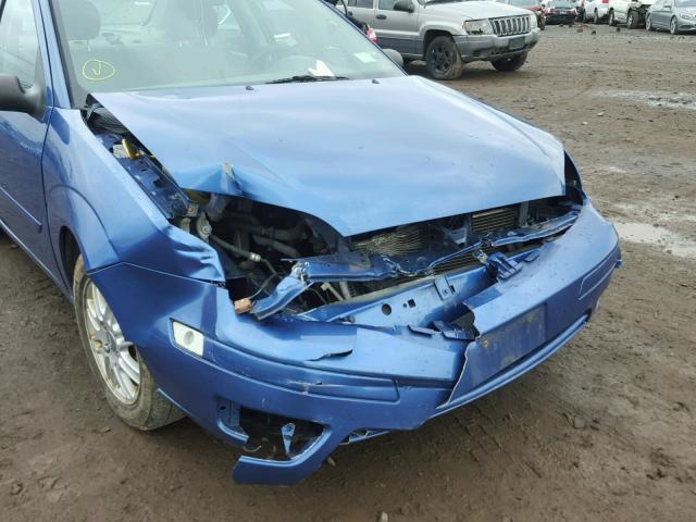 1FAFP34N25W261380 - 2005 FORD FOCUS BLUE photo 9