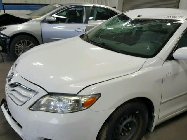 4T4BF3EK7AR028909 - 2010 TOYOTA CAMRY BASE WHITE photo 9