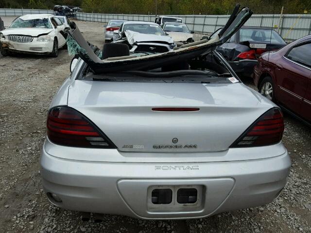 1G2NE52F85M236809 - 2005 PONTIAC GRAND AM S SILVER photo 9