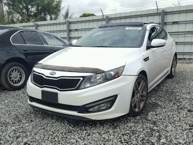 5XXGR4A66DG146292 - 2013 KIA OPTIMA SX WHITE photo 2