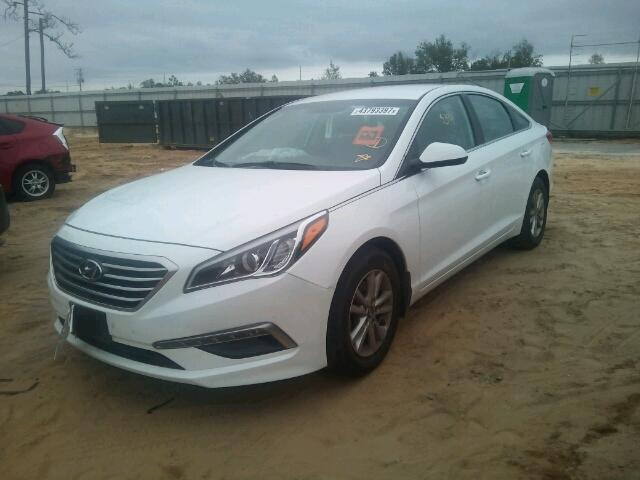 5NPE24AF8FH247210 - 2015 HYUNDAI SONATA SE WHITE photo 2