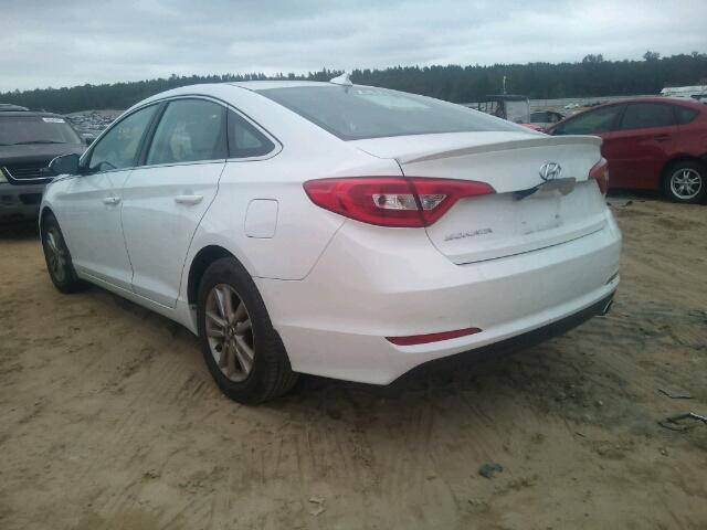 5NPE24AF8FH247210 - 2015 HYUNDAI SONATA SE WHITE photo 3