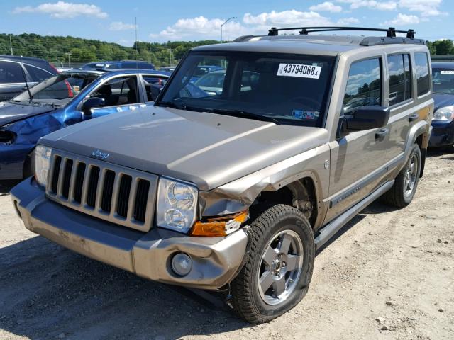 1J8HG48N96C139601 - 2006 JEEP COMMANDER GOLD photo 2