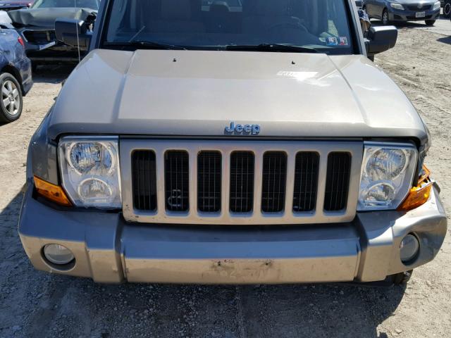 1J8HG48N96C139601 - 2006 JEEP COMMANDER GOLD photo 7