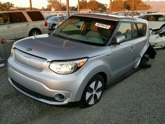 KNDJP3AE2G7016729 - 2016 KIA SOUL EV + SILVER photo 2