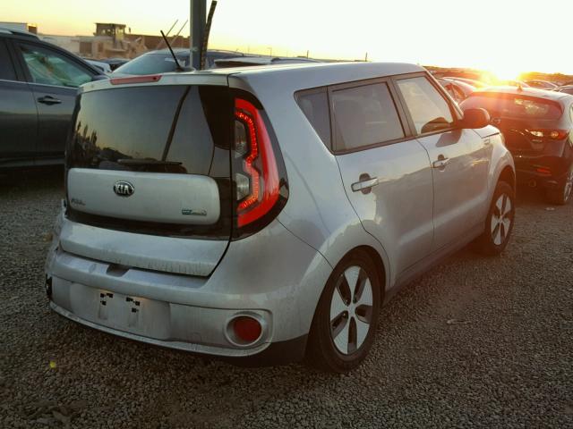 KNDJP3AE2G7016729 - 2016 KIA SOUL EV + SILVER photo 4