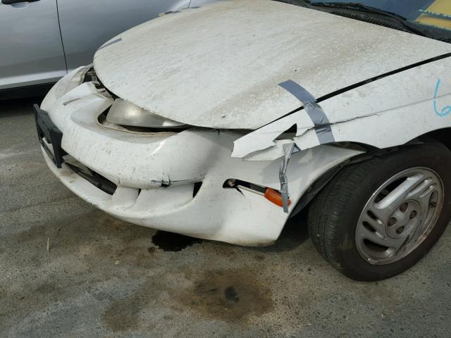 1G8ZH1274WZ120818 - 1998 SATURN SC2 WHITE photo 9