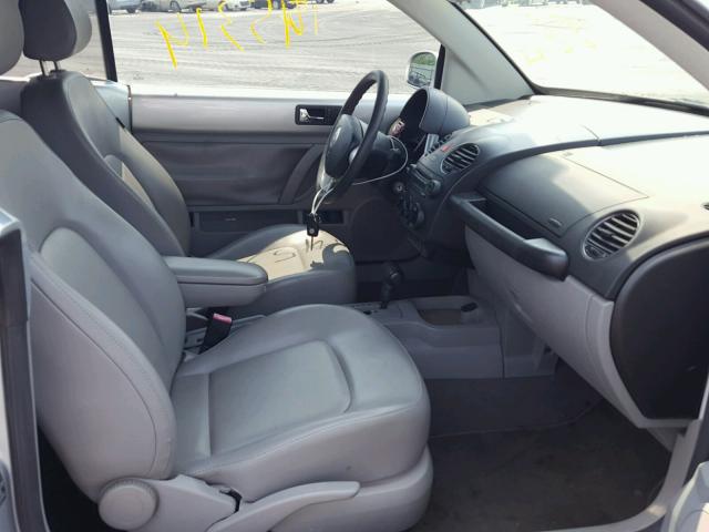 3VWRF31Y46M320517 - 2006 VOLKSWAGEN NEW BEETLE ვერცხლისფერი ფოტო 5