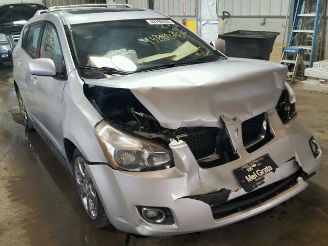 5Y2SM6E06AZ405155 - 2010 PONTIAC VIBE SILVER photo 1