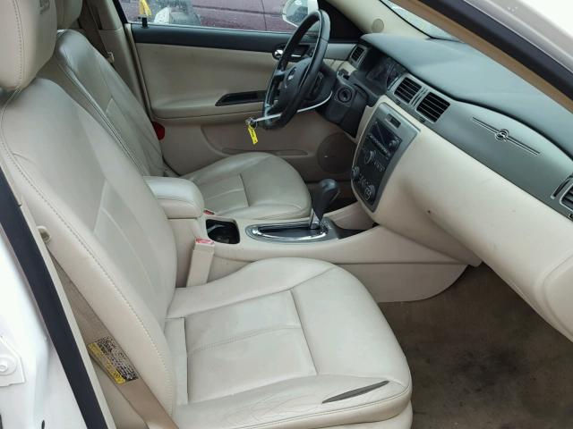 2G1WD58C269162620 - 2006 CHEVROLET IMPALA WHITE photo 5