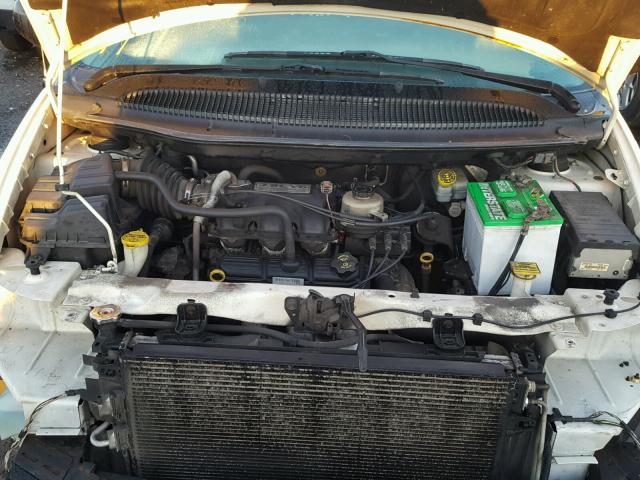 2C8GP64L25R518382 - 2005 CHRYSLER TOWN & COU WHITE photo 7