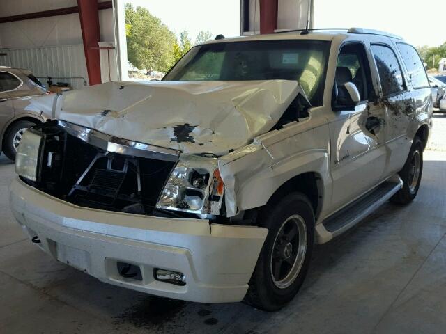 1GYEK63N54R195082 - 2004 CADILLAC ESCALADE WHITE photo 2