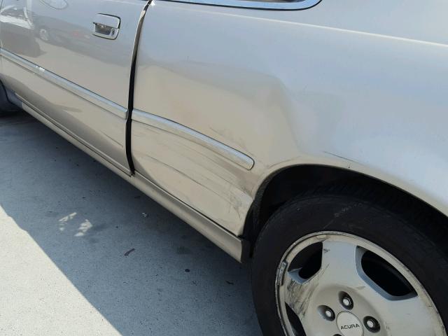 JH4KA8271RC000758 - 1994 ACURA LEGEND LS BEIGE photo 9