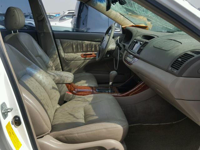 JTDBF30K820011146 - 2002 TOYOTA CAMRY LE 白色 照片 5