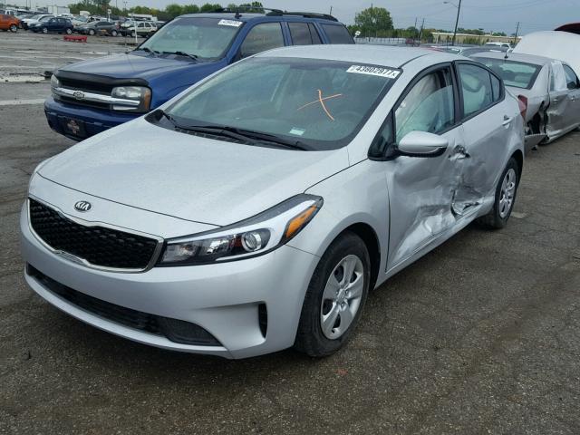 3KPFK4A73HE031267 - 2017 KIA FORTE SILVER photo 2