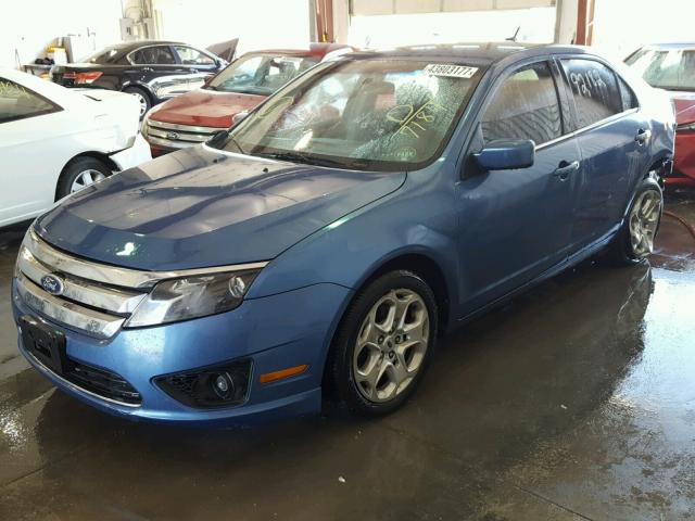 3FAHP0HA1AR297184 - 2010 FORD FUSION SE BLUE photo 2