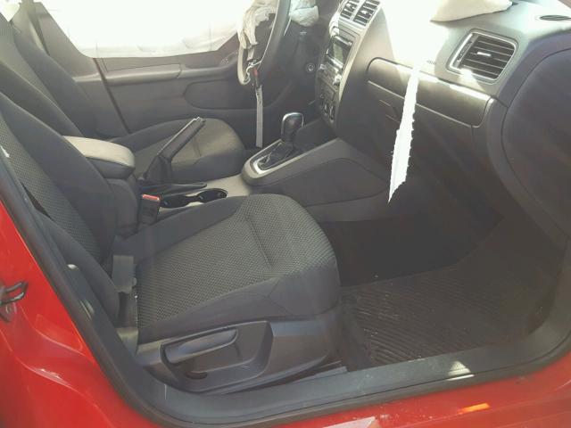 3VW2K7AJ4EM226174 - 2014 VOLKSWAGEN JETTA BASE RED photo 5