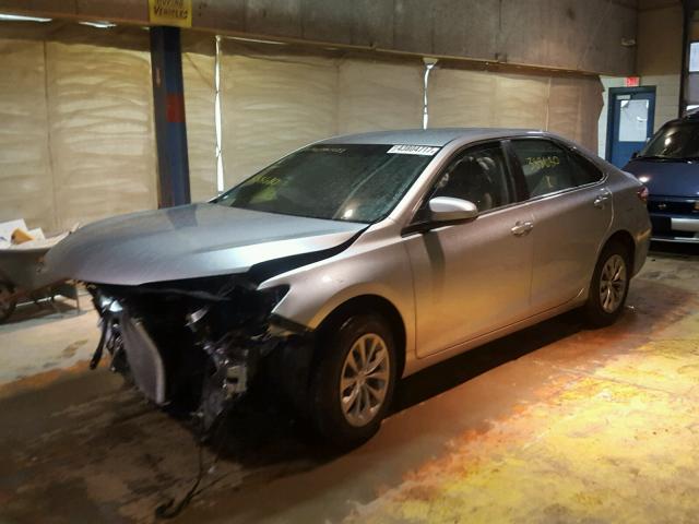 4T1BF1FK4HU388680 - 2017 TOYOTA CAMRY LE SILVER photo 3